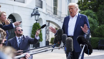 Trump hints at late-night trade talks with Canada over tariff