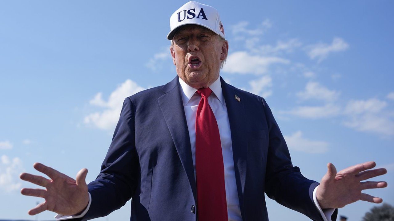 Trump 'not happy' with Putin after call to discuss Ukraine peace deal