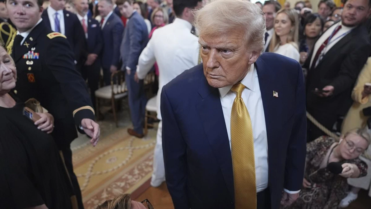 Trump says he scored new deal that could change the taste of Coke