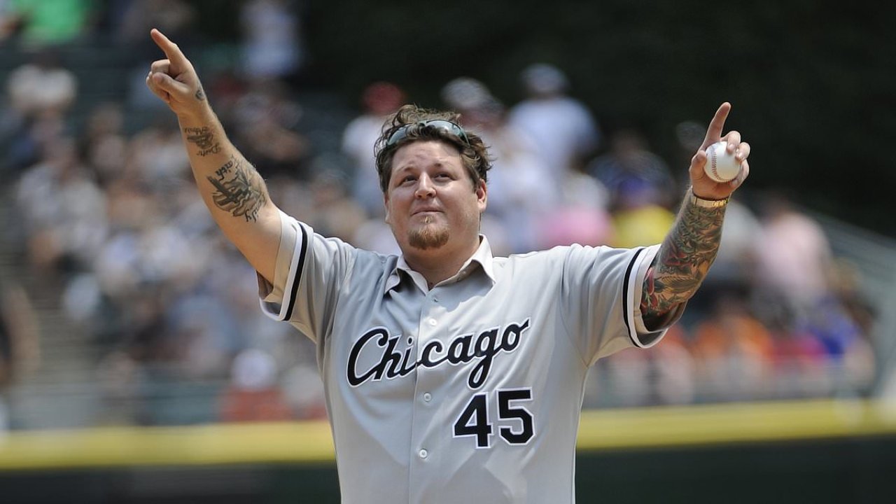 White Sox legend Bobby Jenks dies at 44 after battle with cancer