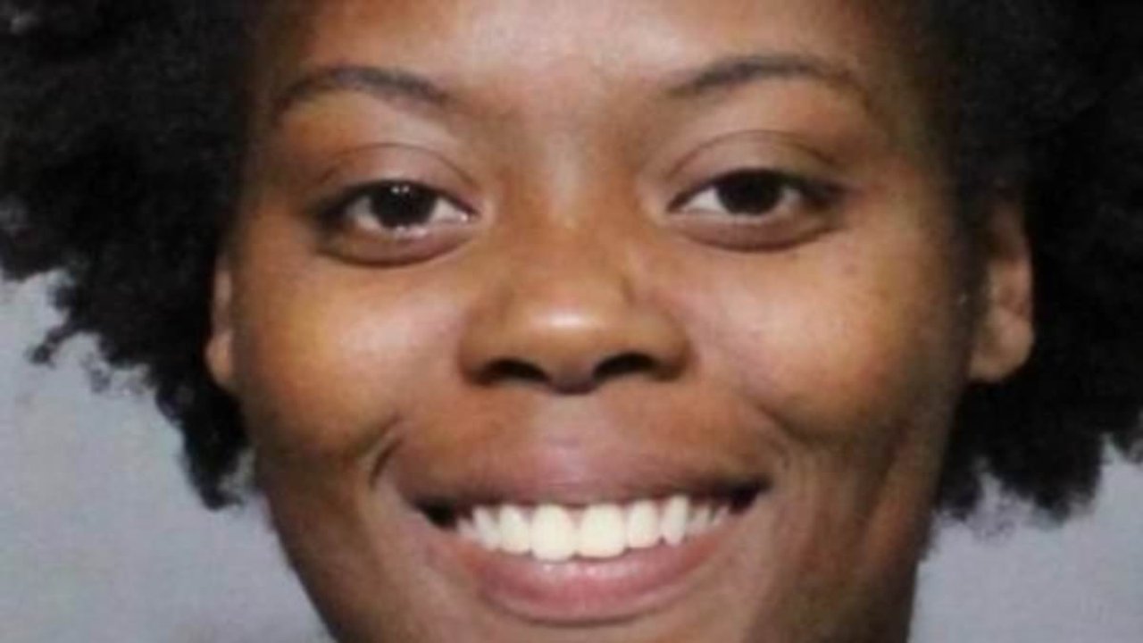 Woman accused of murdering man with hammer leaves note on his body