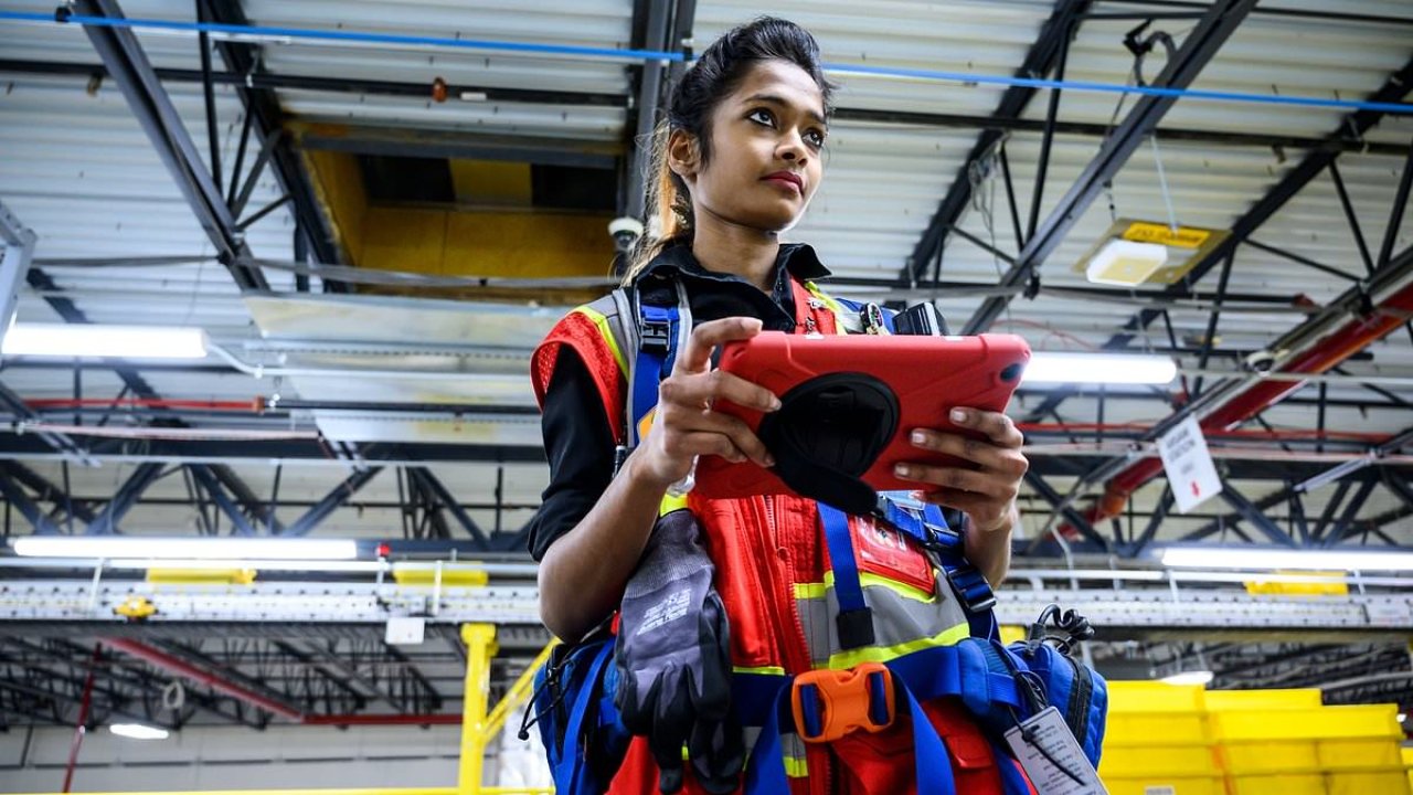 World's biggest retailer will soon have more robots than employees