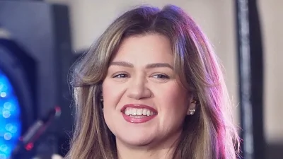Kelly Clarkson cancels concert appearance after ex-husband's death