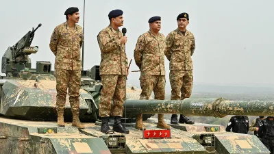 Pakistan's military chief 'warns "we'll take half the world down"'