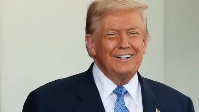 Trump exiles Obama, Bush presidential portraits to hidden stairwell