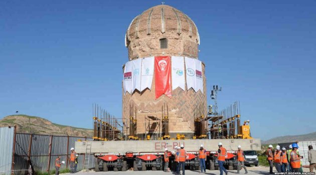 550 Yıllık Türbe 4 Saatte Taşındı