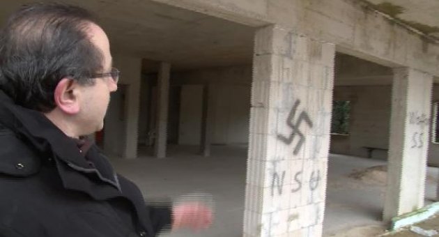 Almanya'da camiye ırkçı saldırı