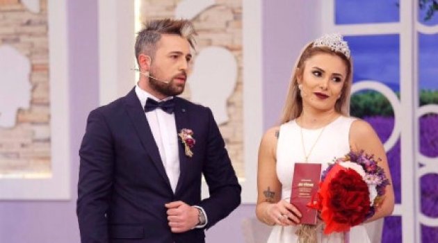 Esra Erol İzdivaç Programında İkinci Nikahı Kıyıp, Zuhal Topal'a Yine Gol Attı