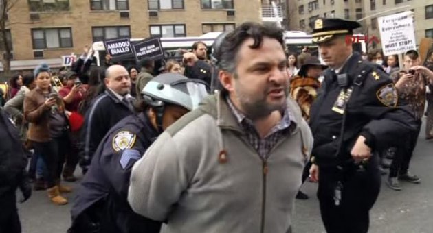 Ferguson protestosunda Türk'e gözaltı