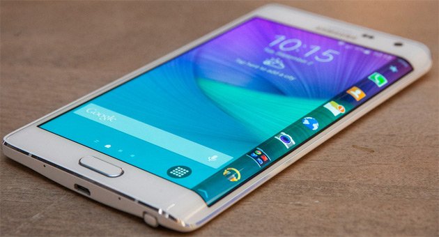 Galaxy Note Edge kıvrık ekran tasarımıyla farklı