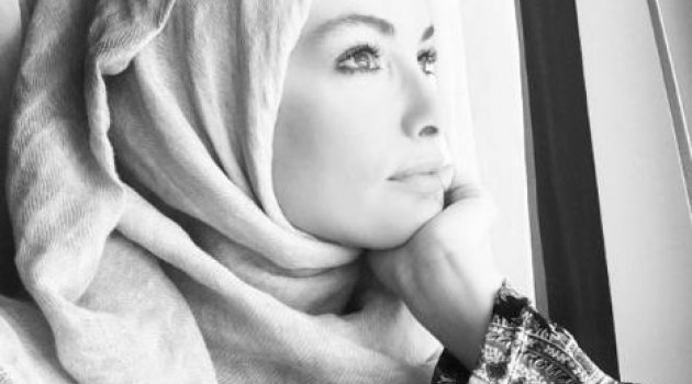 Gamze Özçelik Tesettüre girdi