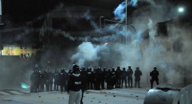 Gaz'cı vekil gözaltına alındı Priştine karıştı...