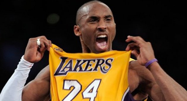 Kobe Bryant tarihe geçti