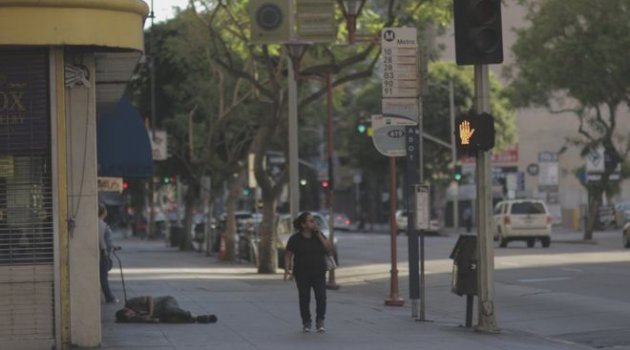 Los Angeles'ın ünlü yolu Hollywood Bulvarı'nda yaşayan evsizlerin sayısı artıyor