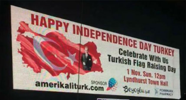 Newyork’ta Şanlı Türk Bayrağımız billboardlarda