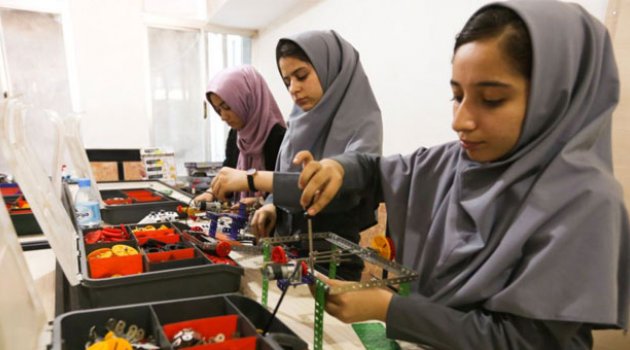 Robotları Sayesine ABD Vize Engelini Aştılar