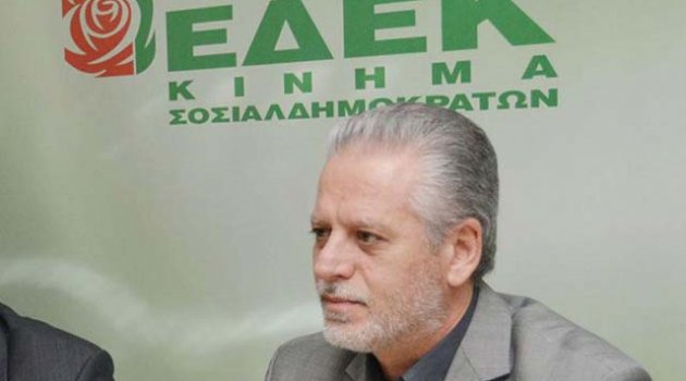 Sizopulos: Anastasiadis, 114 Bin TC Kökenlinin Kalmasını Yasallaştırdı