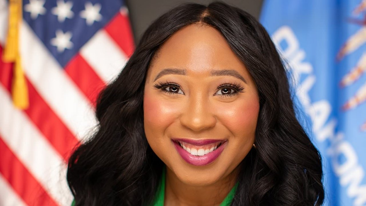 Dem. who fiddled cash begged for small fine as she has sick grandpa ...