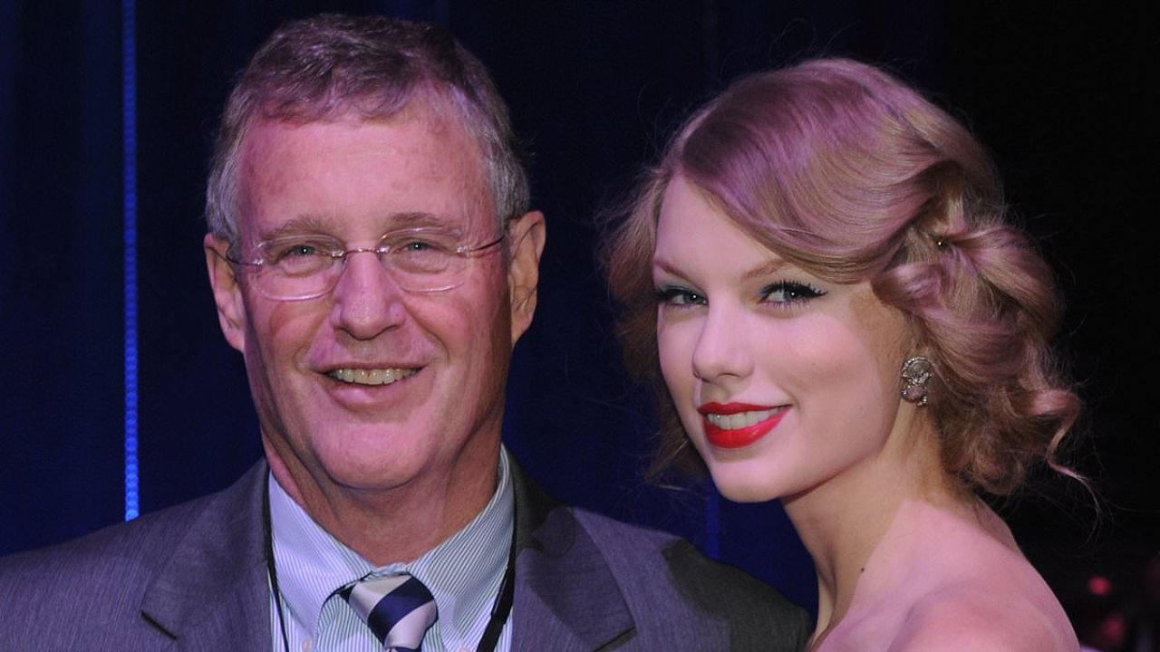 Taylor Swift gives health update on dad Scott after heart surgery(00)