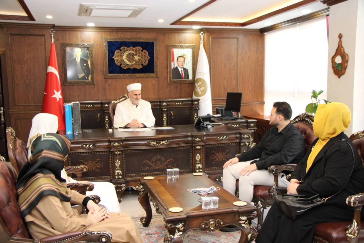 Türkiye’ye taşındı İslamiyet’i seçti