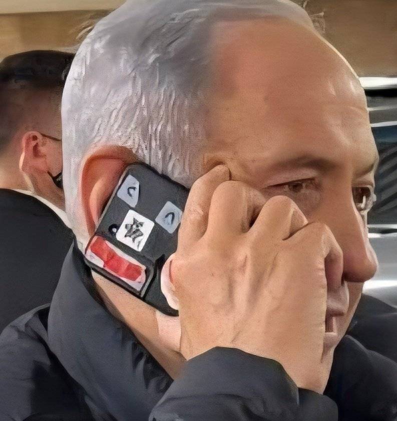 Netanyahu’nun telefonunun kamerası neden bantlı?
