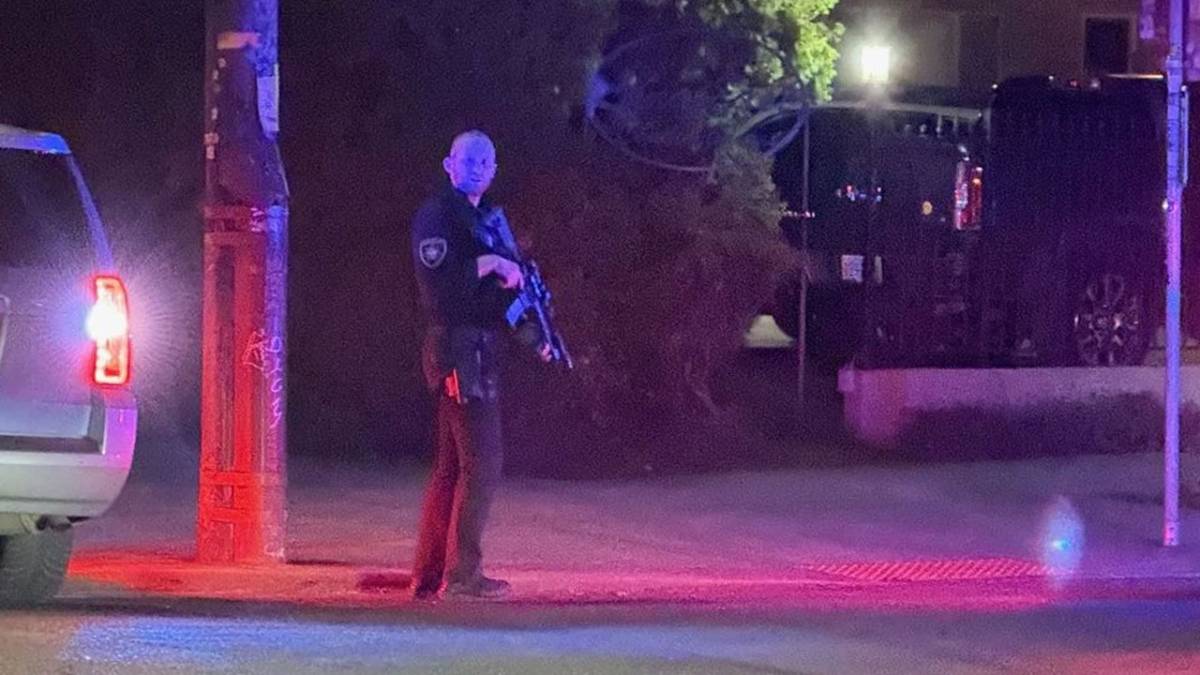 Portland’da polise silahlı saldırı: İki memur yaralandı