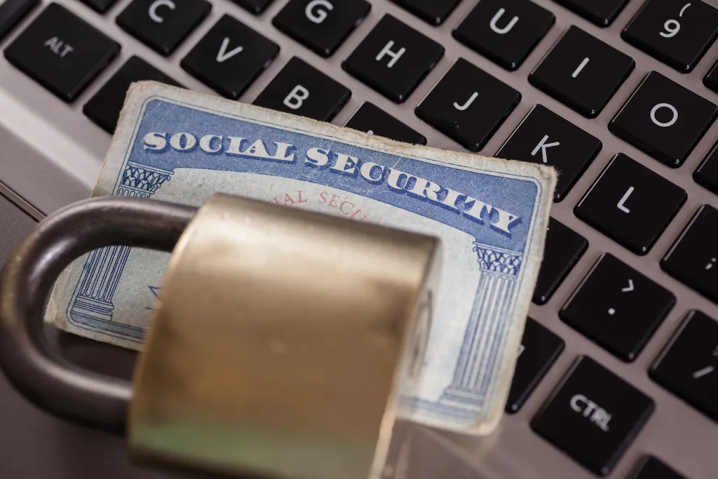 Bu 11 yerde asla sosyal güvenlik numaranızı vermeyin!