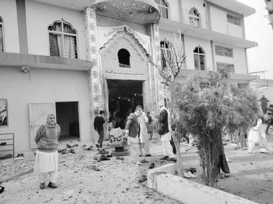 Pakistan’da cuma namazında katliam