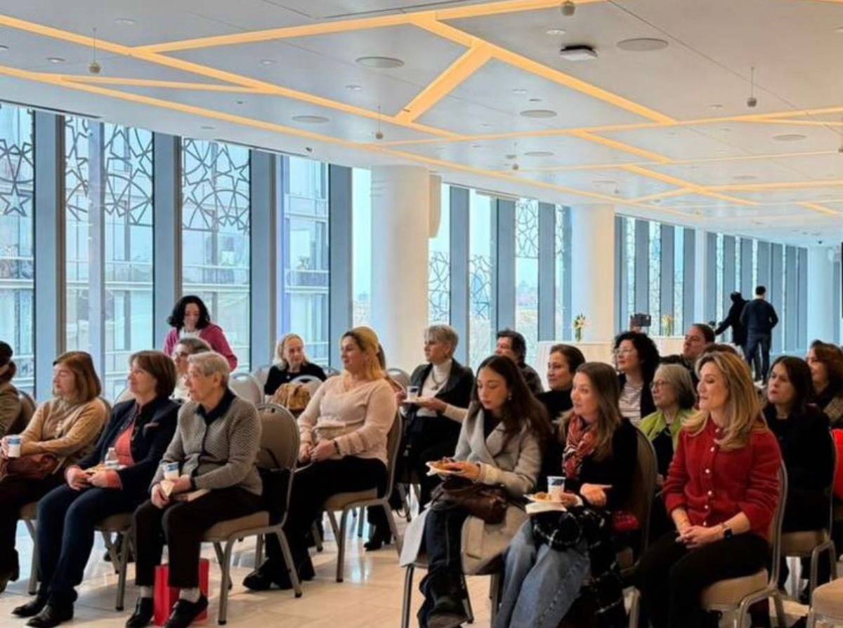 Çağla Ural, “Mira’nın Kırmızı Defteri” eseriyle okurlarla buluştu