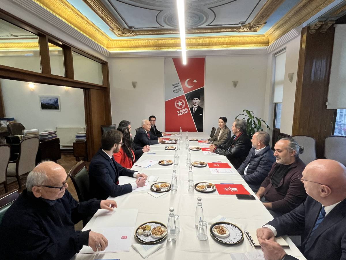 Sürpriz ziyaret! Elon Musk’ın babası ile Doğu Perinçek bir araya geldi