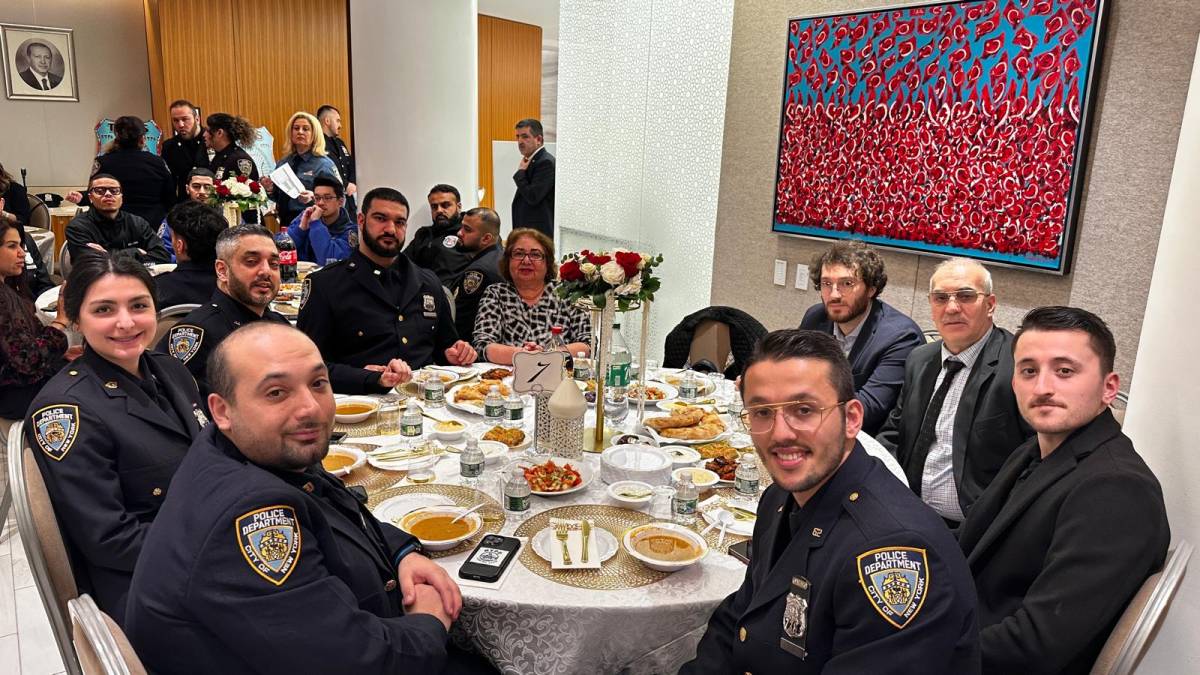 NYPD’de görev yapan Türk polisler iftar programında buluştu