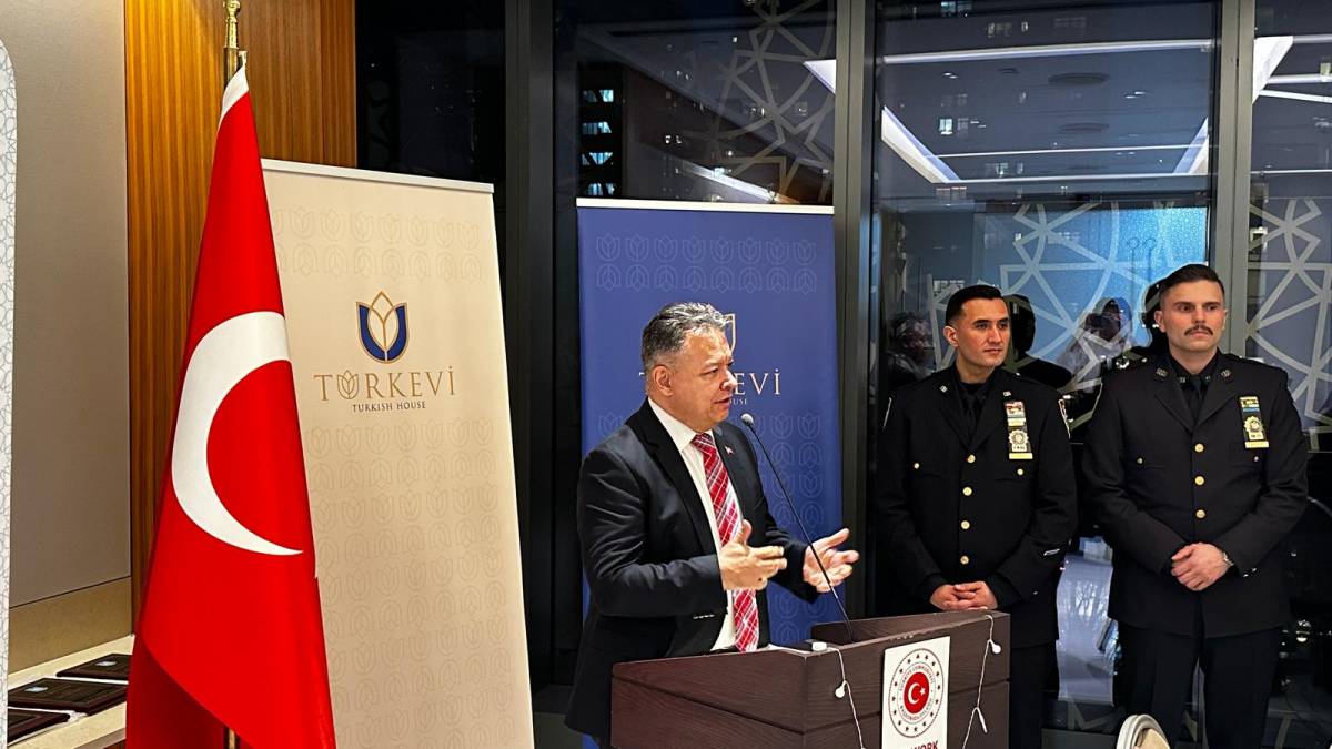 NYPD’de görev yapan Türk polisler iftar programında buluştu