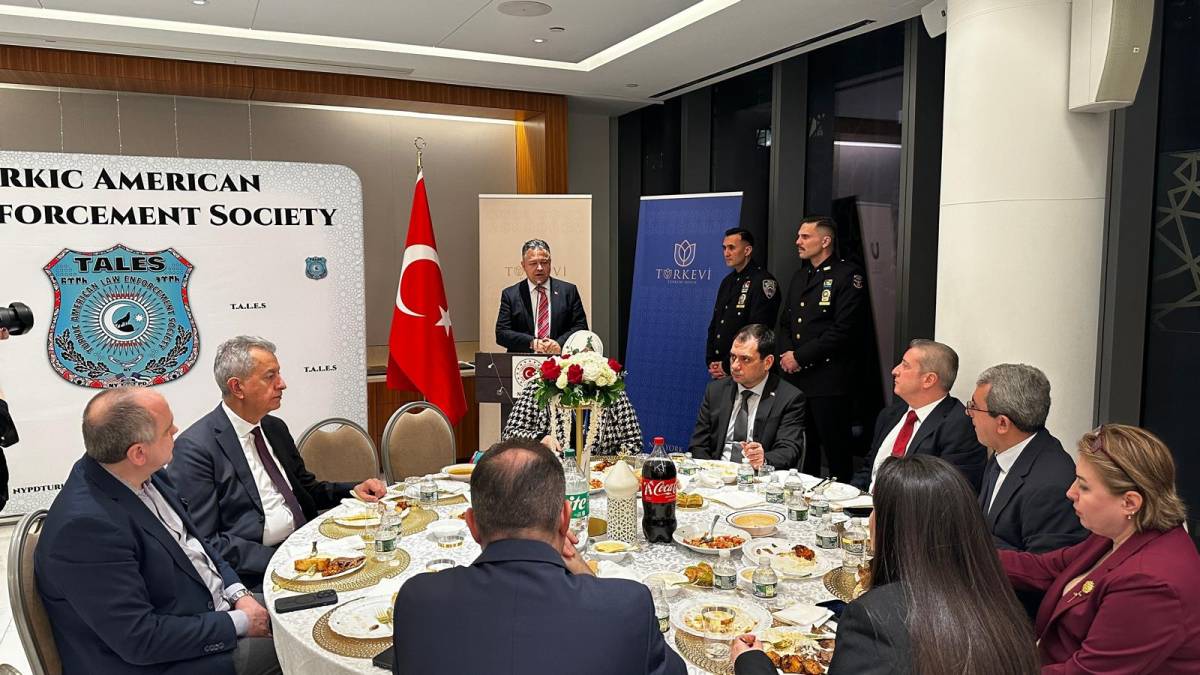 NYPD’de görev yapan Türk polisler iftar programında buluştu