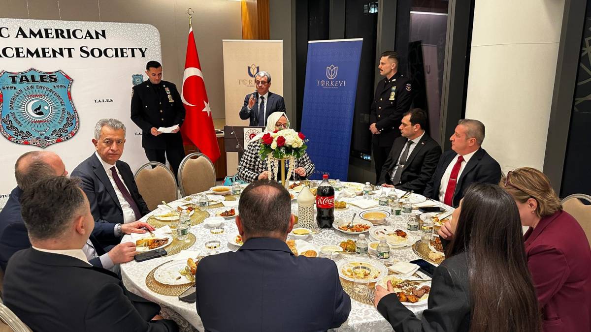 NYPD’de görev yapan Türk polisler iftar programında buluştu
