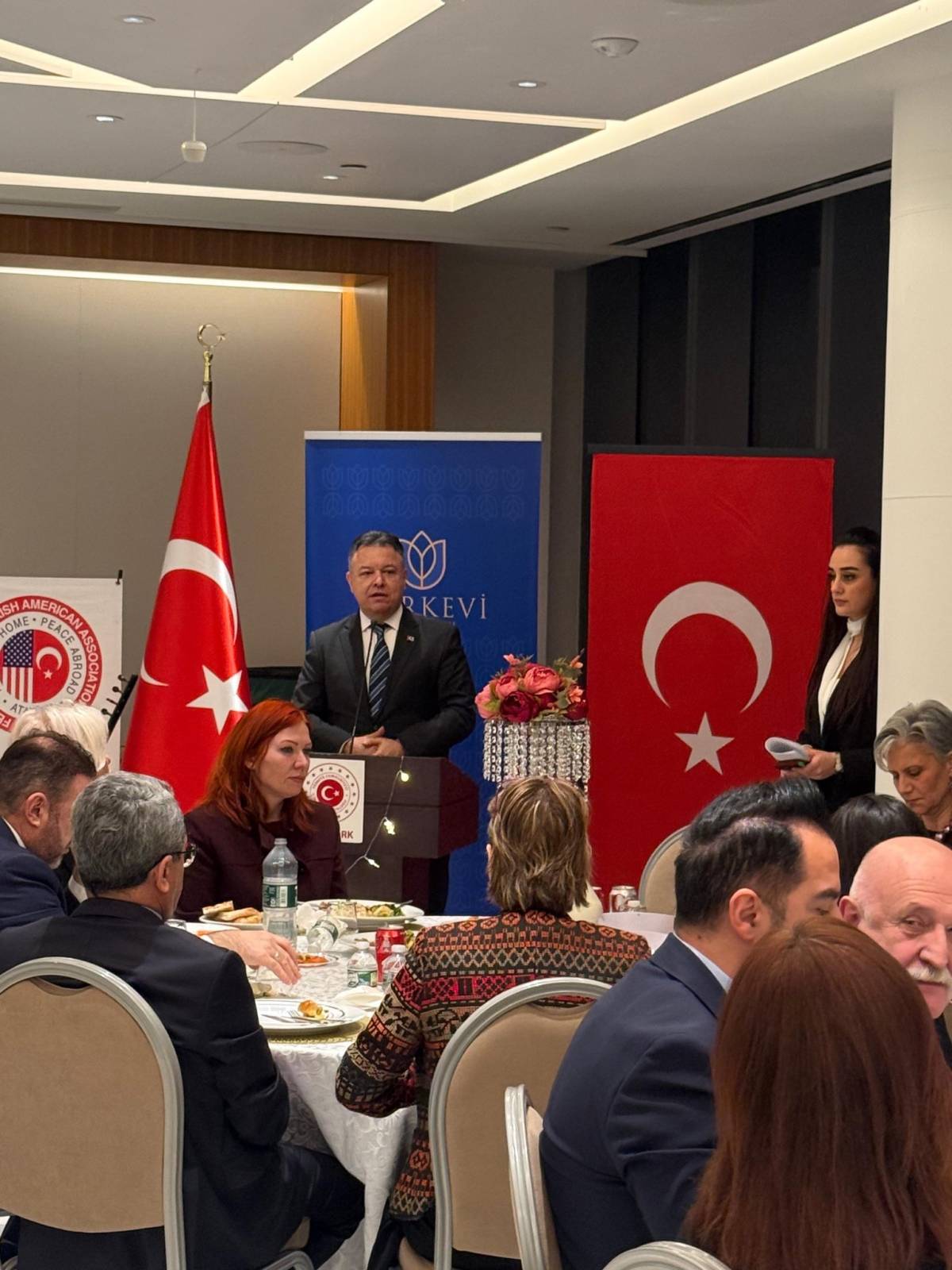 Türk Amerikan toplumu Türkevi’nde iftar sofrasında buluştu