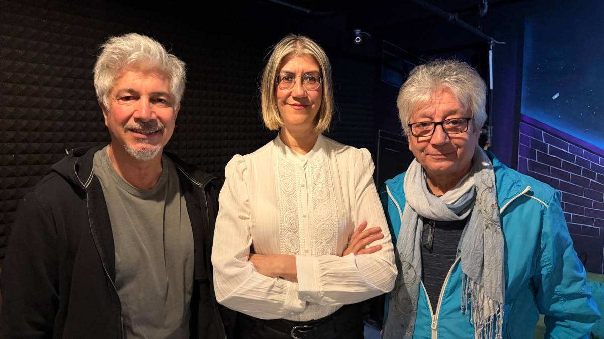 Uygur kardeşler “Hey Gidi Günler” ile sahne aldı