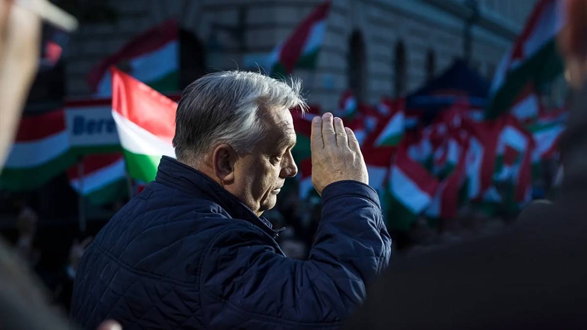 Macaristan'da bir dönemin sonu! Tisza Partisi seçimi açık ara kazandı