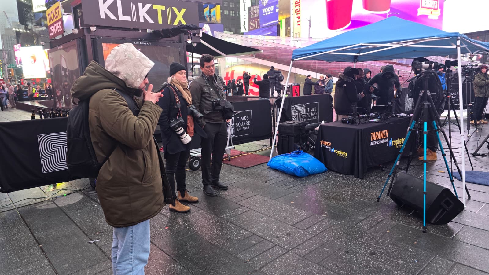 Times Meydanı'nda ezan sesleri: İftar sonrası teravih namazı kılındı